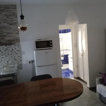 Апартаменти Spacious In Center Of Айя-Напа